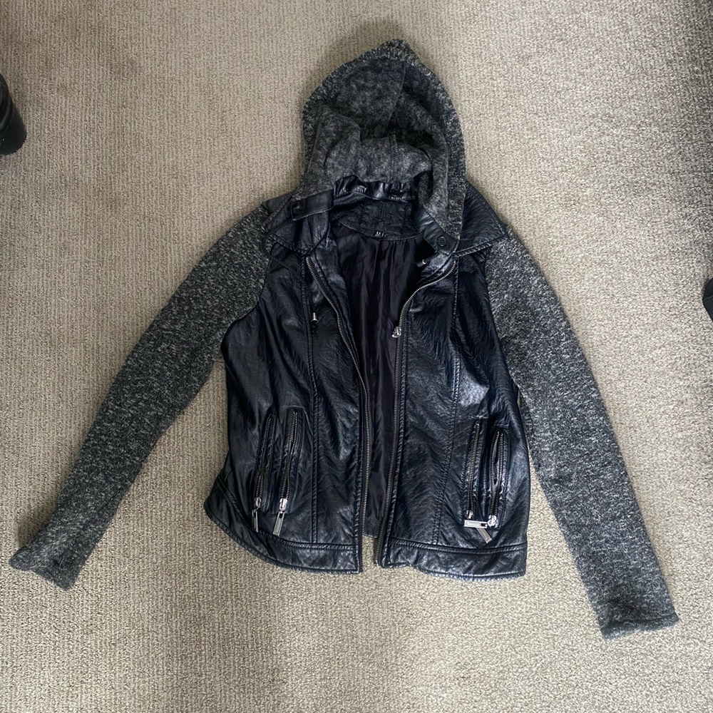 Women’s JZ leather jacket with hood that comes on and off